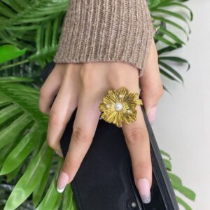 خاتم الوردة الذهبية بلؤلؤة