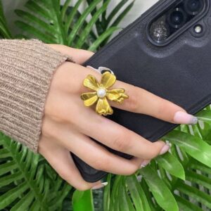 خاتم بتلات ذهبية بلؤلؤة