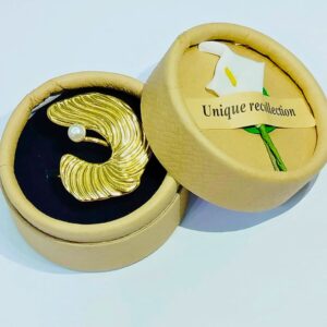 خاتم R200 ذهبي باللؤلؤ بتصميم أنيق قابل للتعديل